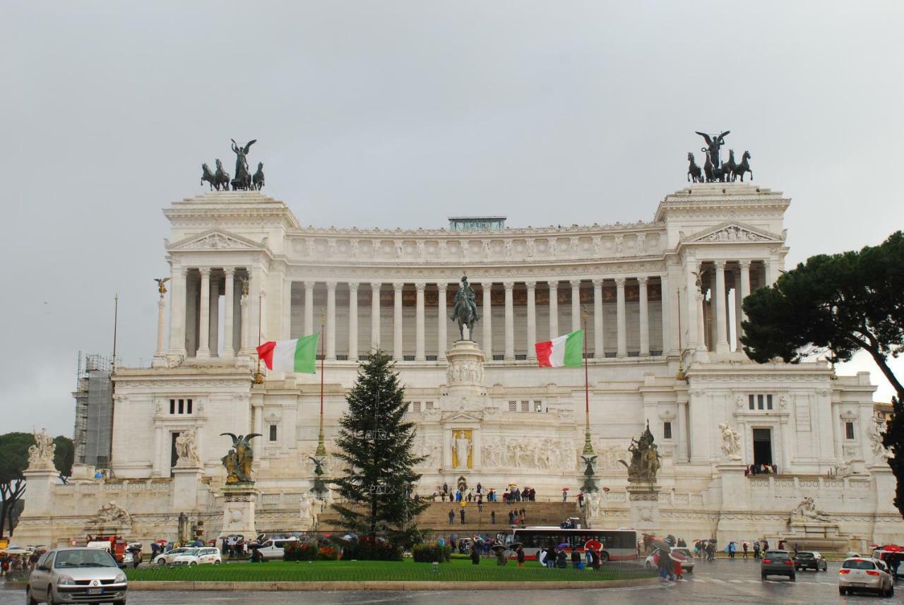 Major Sisters, In The Heart Of Roma